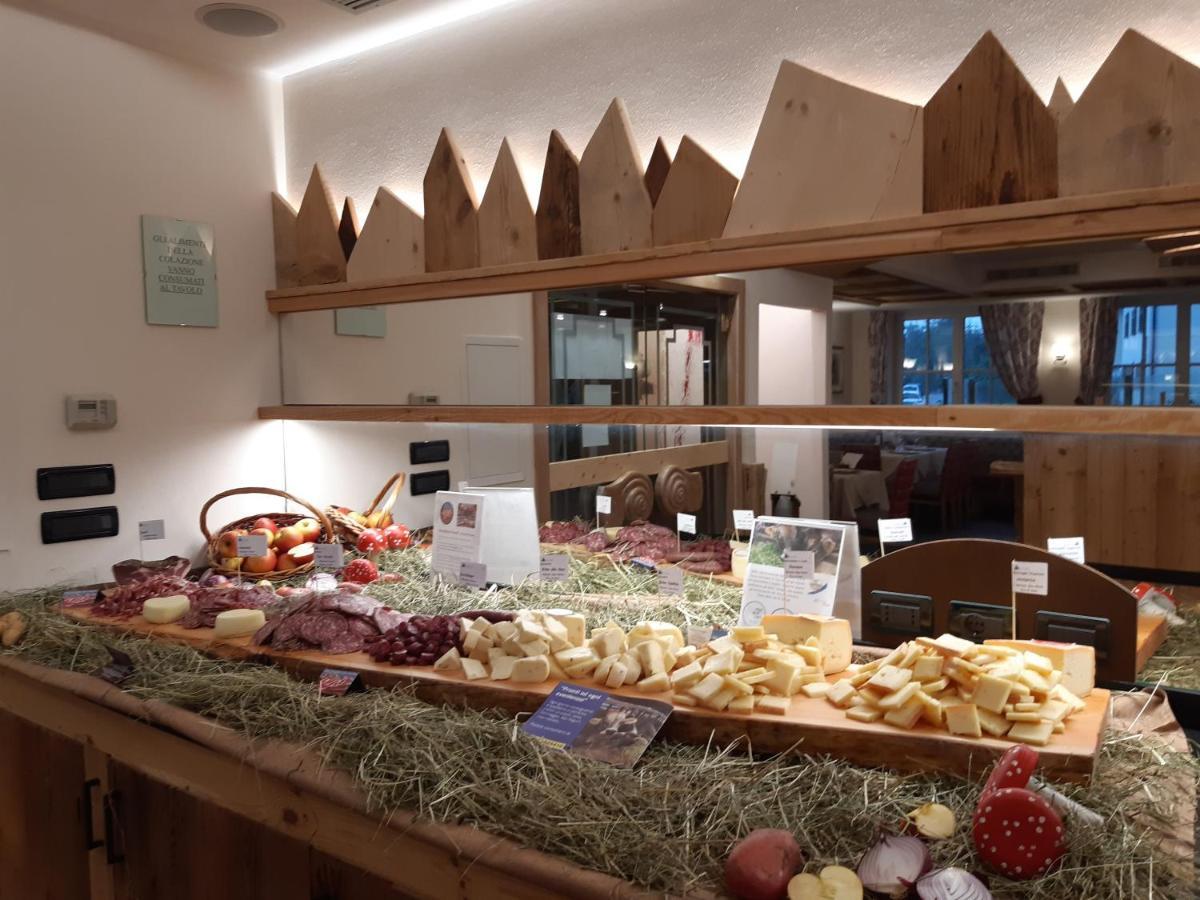 Hotel El Pilon Pozza di Fassa Eksteriør billede