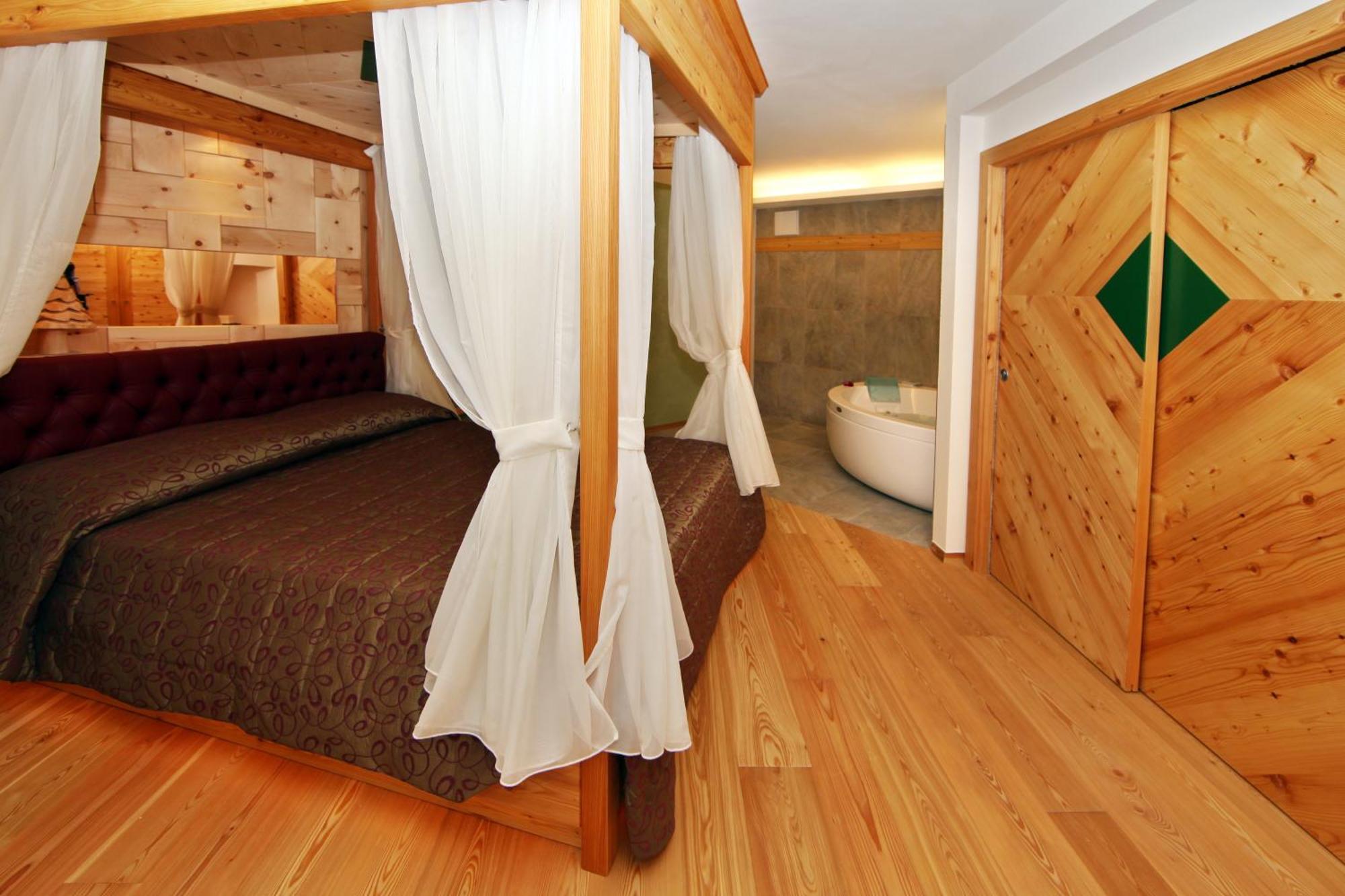 Hotel El Pilon Pozza di Fassa Eksteriør billede