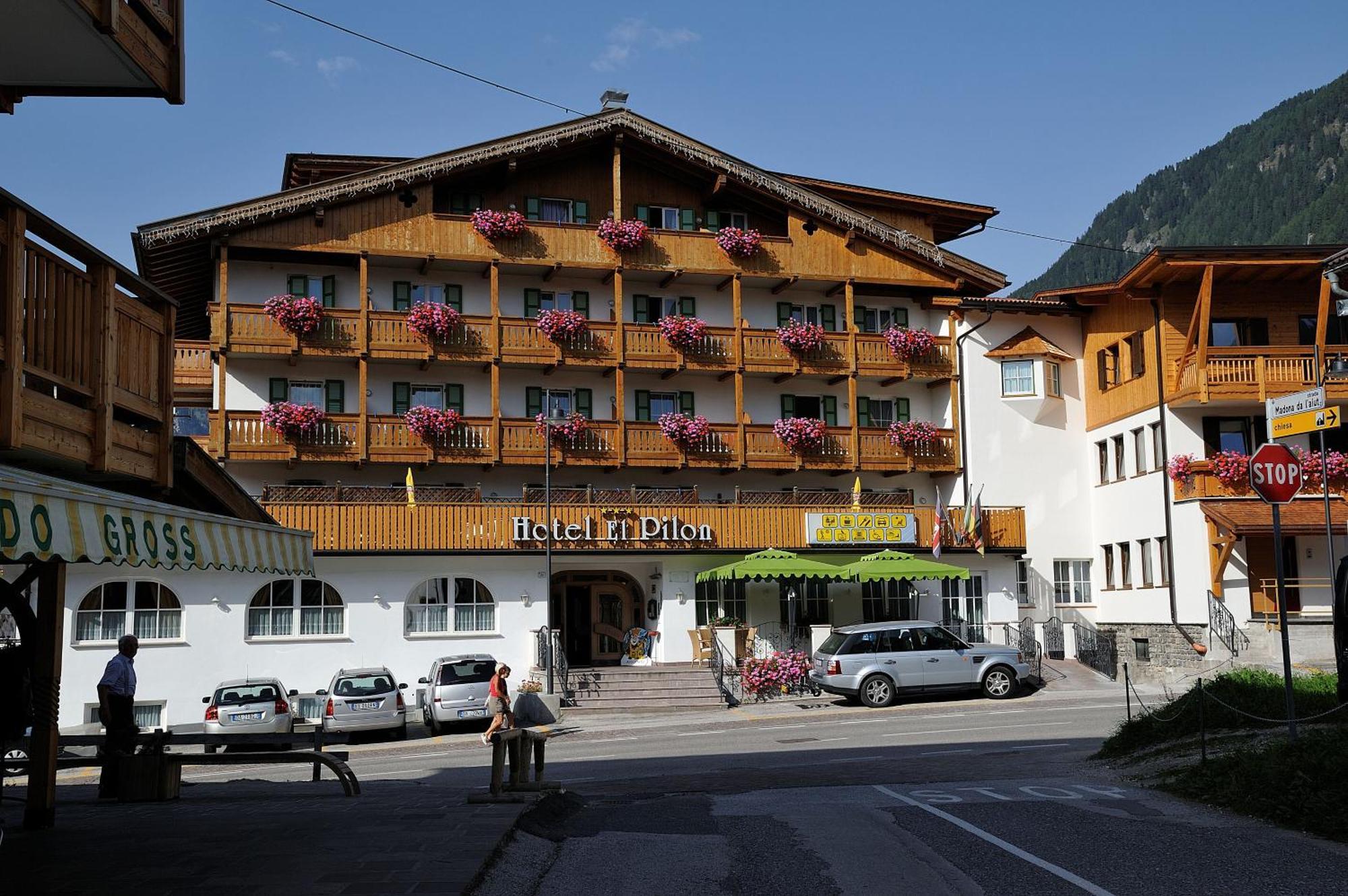 Hotel El Pilon Pozza di Fassa Eksteriør billede