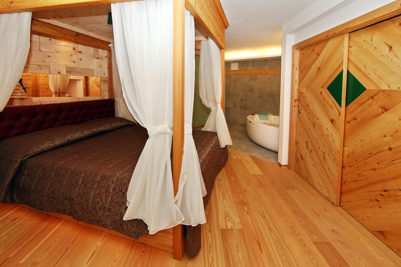 Hotel El Pilon Pozza di Fassa Eksteriør billede
